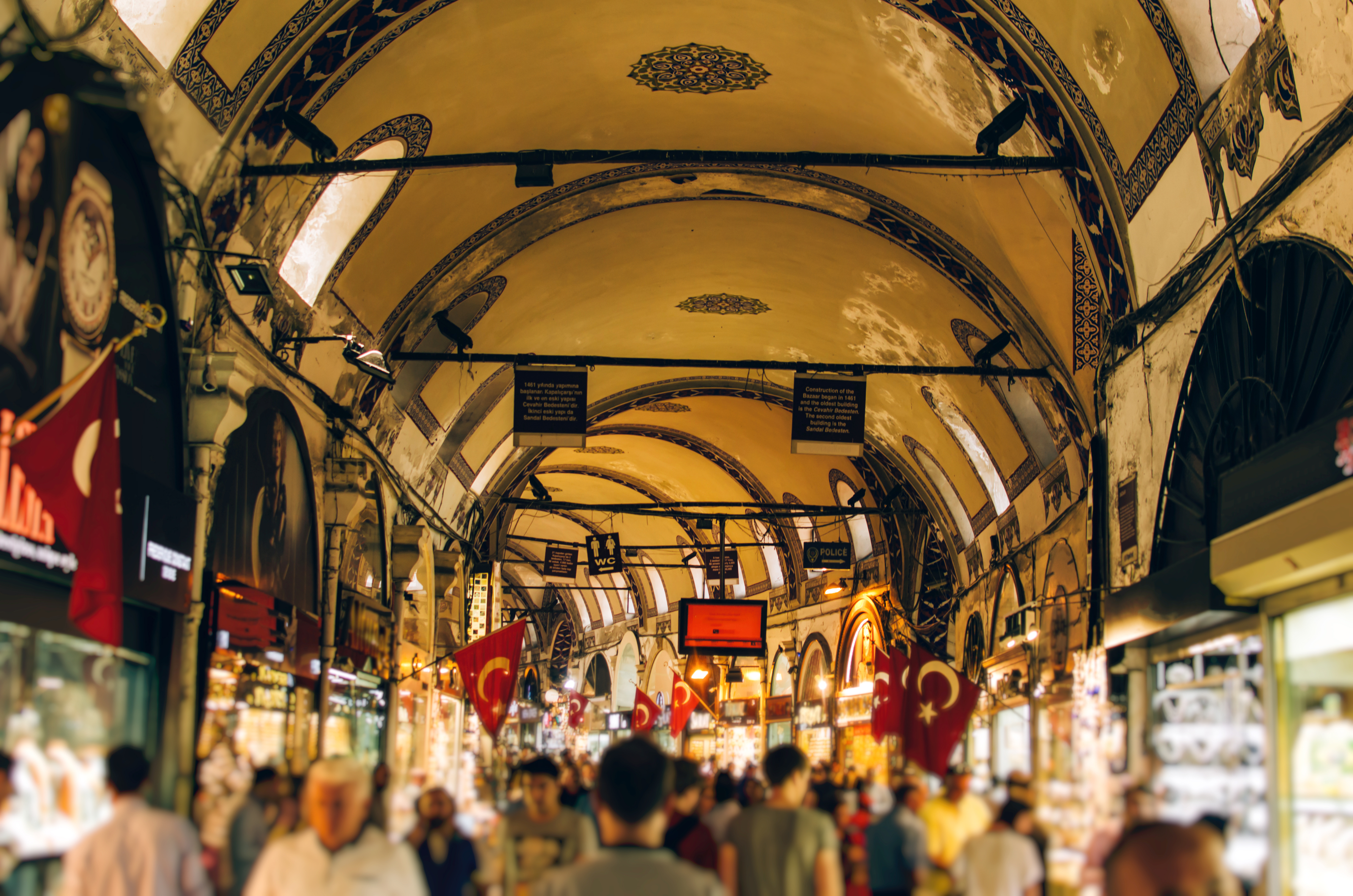 A crowded hall in the Grand Bazaar.